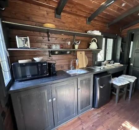 Roulotte / Tiny House Dans Les Alpilles Hotell Saint-Rémy-de-Provence Eksteriør bilde